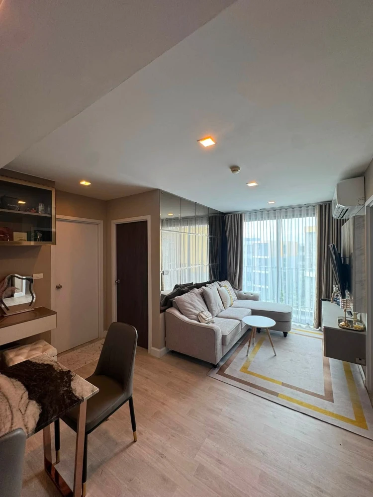 For rent: Metro Luxe Riverfront Rattanathibet. Spacious room with ample usable space, high-quality built-in furniture, bright and airy. Book now!