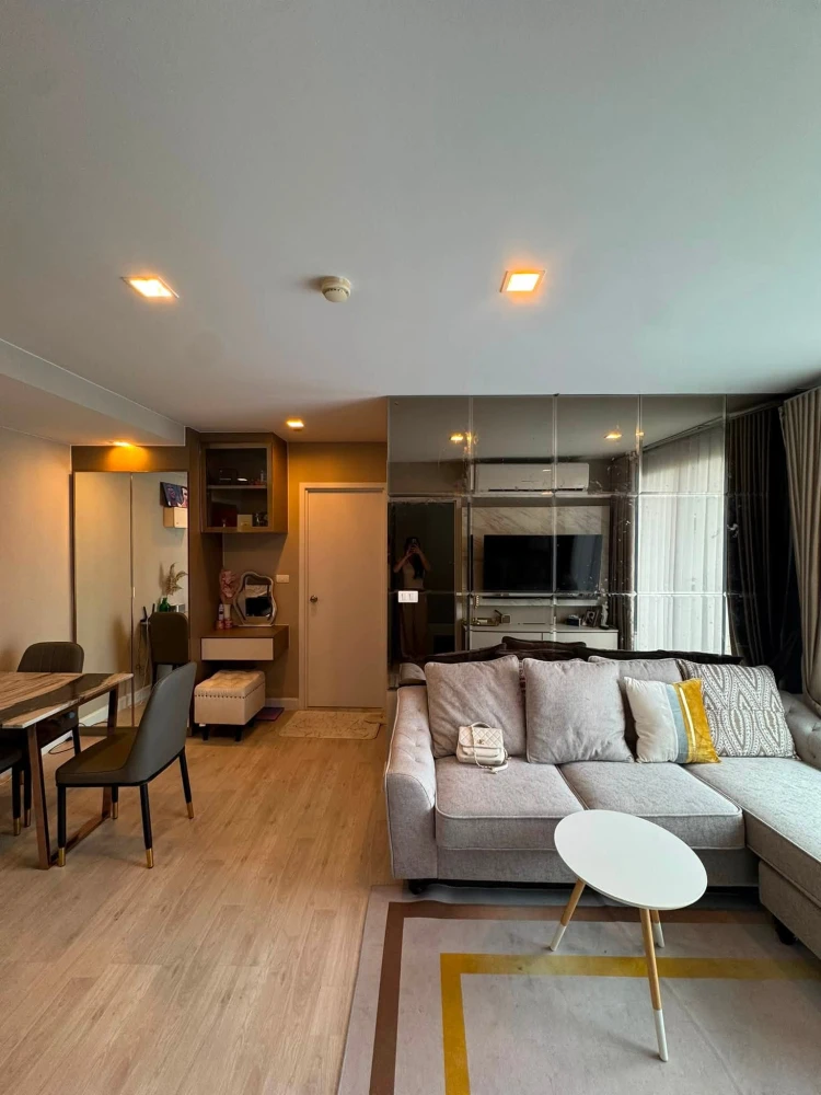 For rent: Metro Luxe Riverfront Rattanathibet. Spacious room with ample usable space, high-quality built-in furniture, bright and airy. Book now!