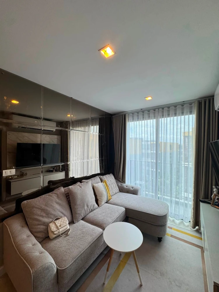 For rent: Metro Luxe Riverfront Rattanathibet. Spacious room with ample usable space, high-quality built-in furniture, bright and airy. Book now!