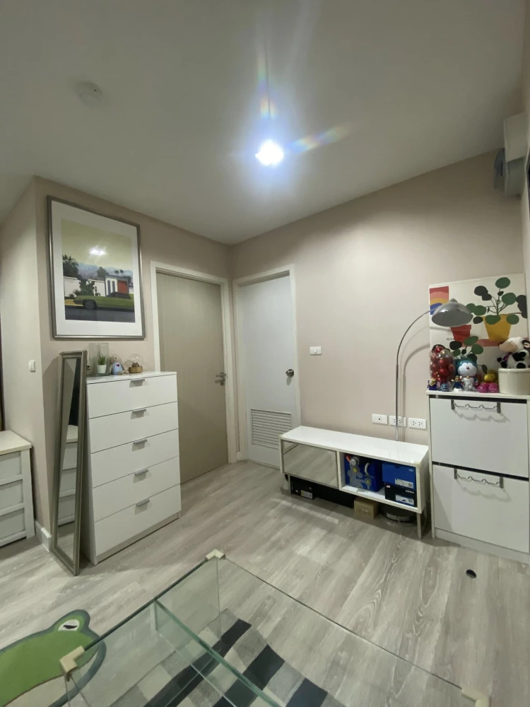 For rent: Metro luxe Kaset, behind the building is RS Company, no buildings blocking the view, quiet and comfortable, complete with electrical applian