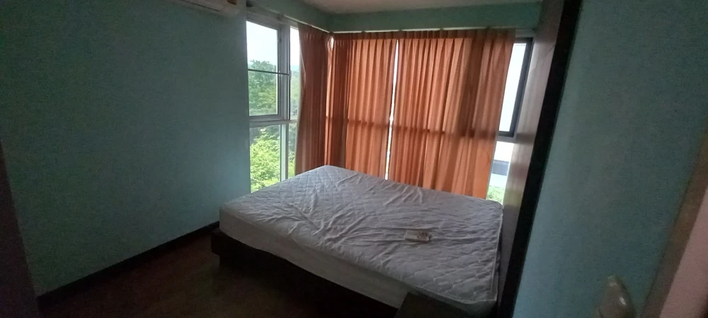 For rent: Metro Park Sathorn, 4th floor, fully furnished, very livable. Book now, don't miss out!