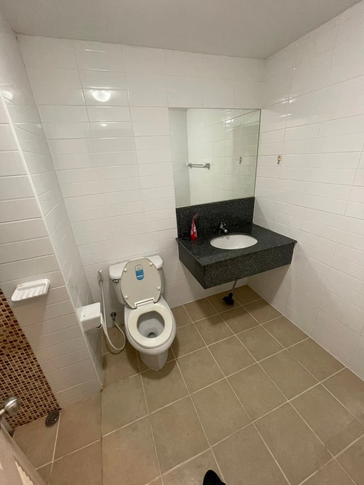 For rent: Metro Park Sathorn, 6th floor, fully furnished unit. Book now! Don't miss out! Act fast!