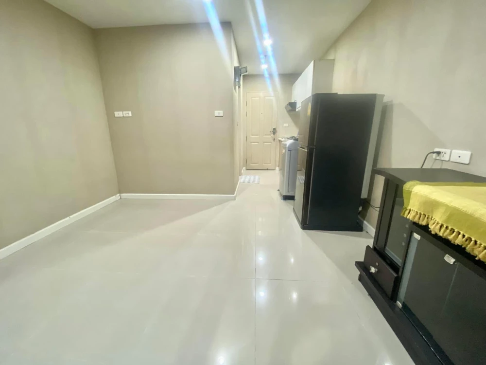 For rent: Metro Park Sathorn, 1st floor unit. Easy access. Affordable price. Book now!