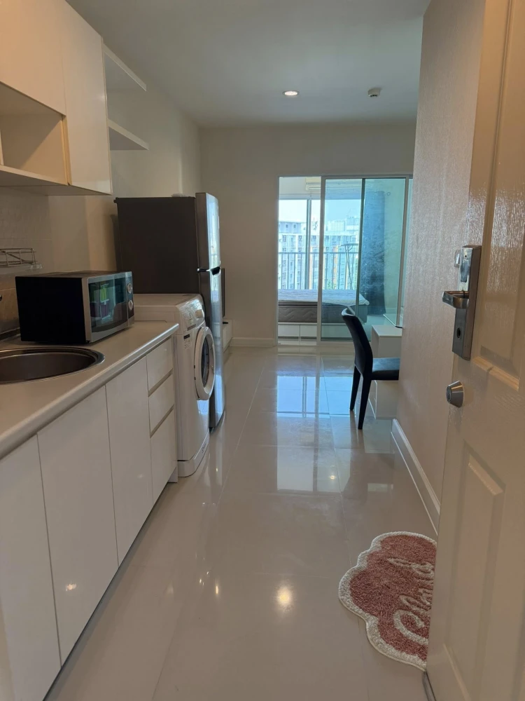 Metro Park Sathorn condo for rent. Nice room, fully furnished, affordable price. Book now!