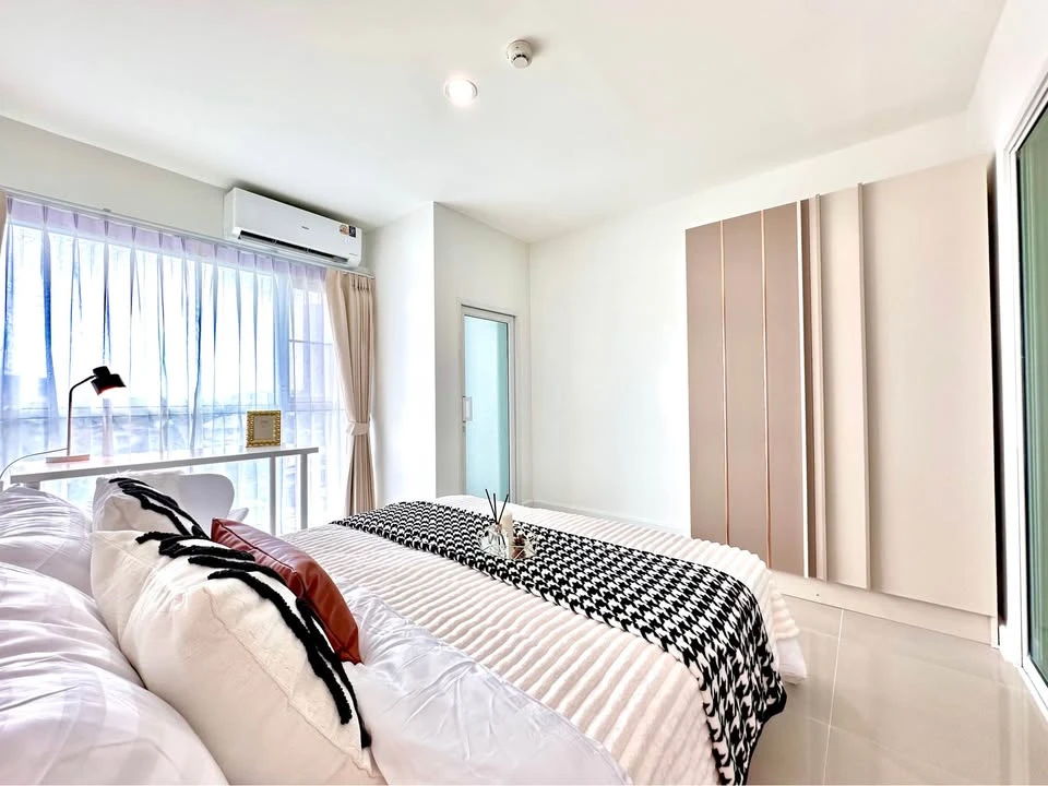For rent: Metro Park Sathorn Phase 3, Building G, 5th floor. Perfect height, pleasant garden view. Book now, don't miss out!