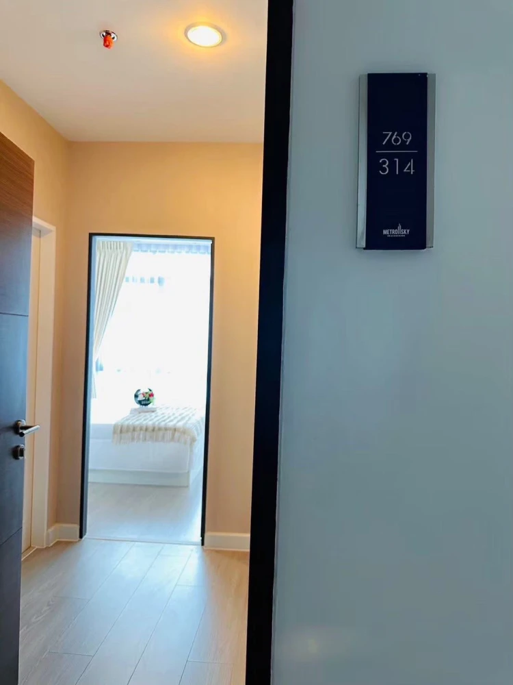 For rent: Metro Sky Prachachuen, 20th floor, fully furnished room, nice to live in. If interested, hurry and reserve now. Don't wait.
