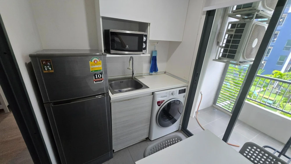 For rent: Metro Sky Prachachuen, 9th floor, fully furnished, nice to live in, reserve now before it's gone.