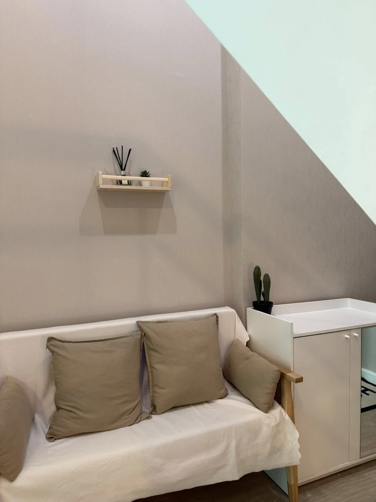 For rent: Metro Sky Prachachuen, high ceiling room, airy, decorated in a minimalist style, fully furnished. Hurry, it will be gone soon.