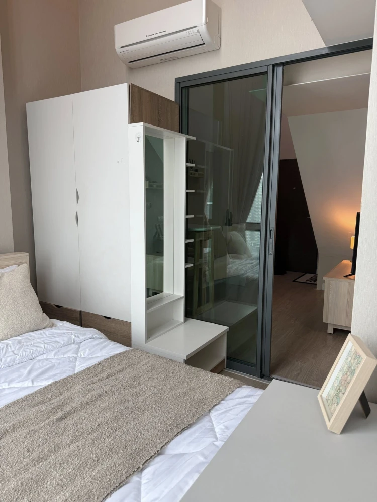 For rent: Metro Sky Prachachuen, high ceiling room, airy, decorated in a minimalist style, fully furnished. Hurry, it will be gone soon.