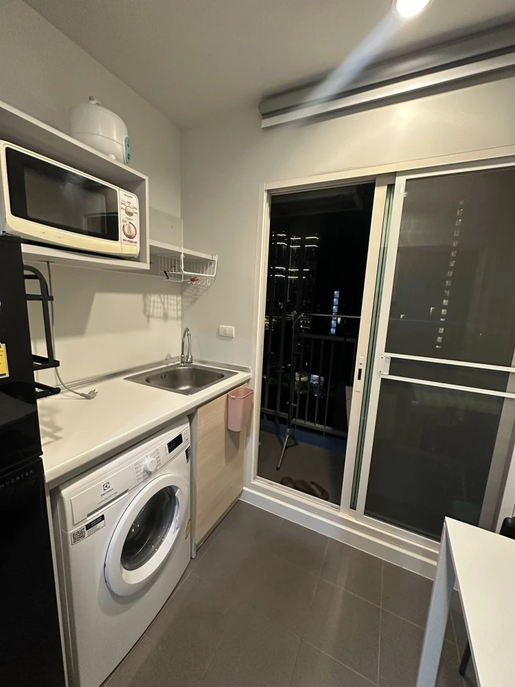 For rent: Metro Sky Wutthakat, 1 bedroom, 1 bathroom, fully furnished, just bring your bags and move in!