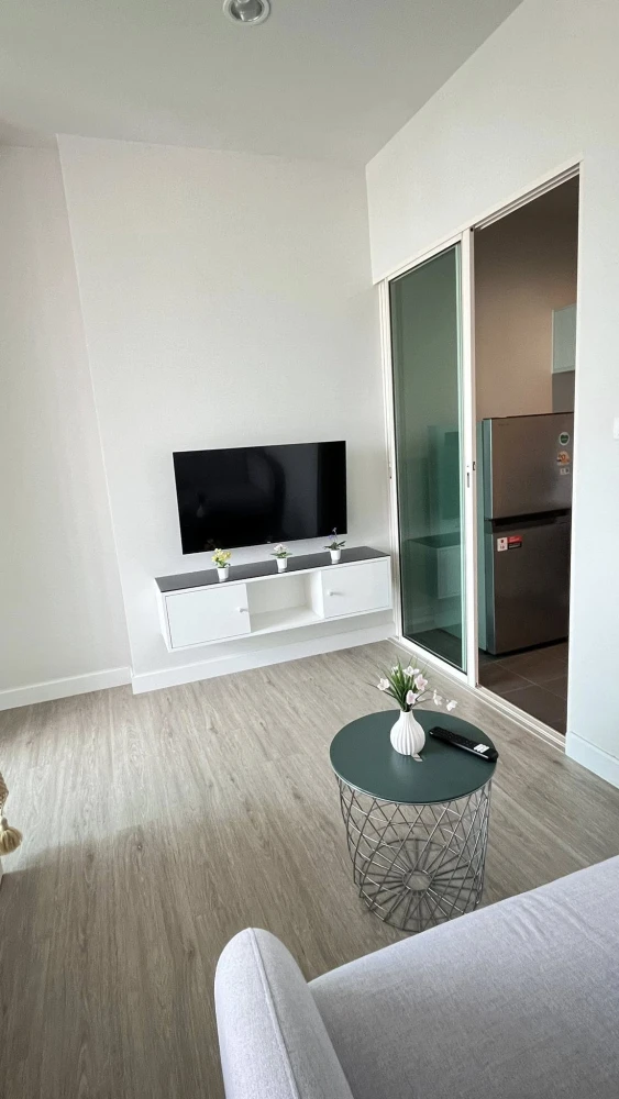 For rent: Metro Sky Wutthakat, 22nd floor. Beautiful room, fully furnished. Book now!