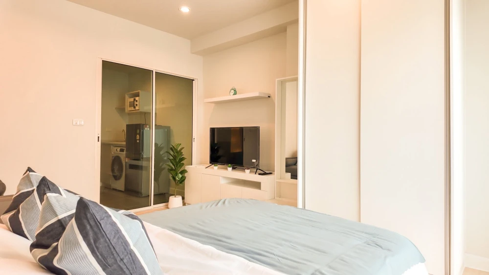 For rent: Metro Sky Wutthakat. Nice room, fully furnished with appliances. Just bring your bags and move in!