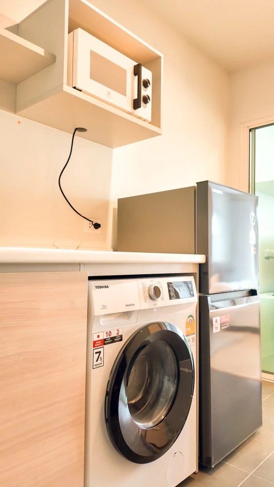For rent: Metro Sky Wutthakat. Nice room, fully furnished with appliances. Just bring your bags and move in!