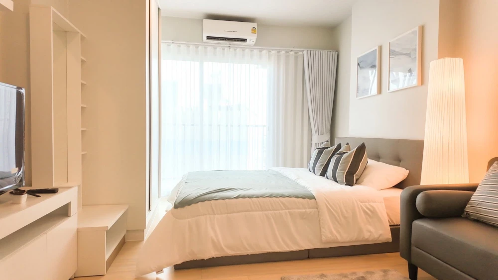 For rent: Metro Sky Wutthakat. Nice room, fully furnished with appliances. Just bring your bags and move in!