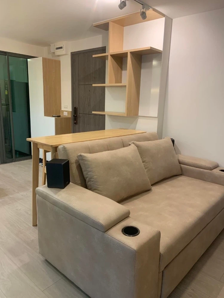 For Rent: MetroLuxe Paholyothin-Sutthisan, 3rd floor, pool view. Fully furnished and inviting—book now if interested.