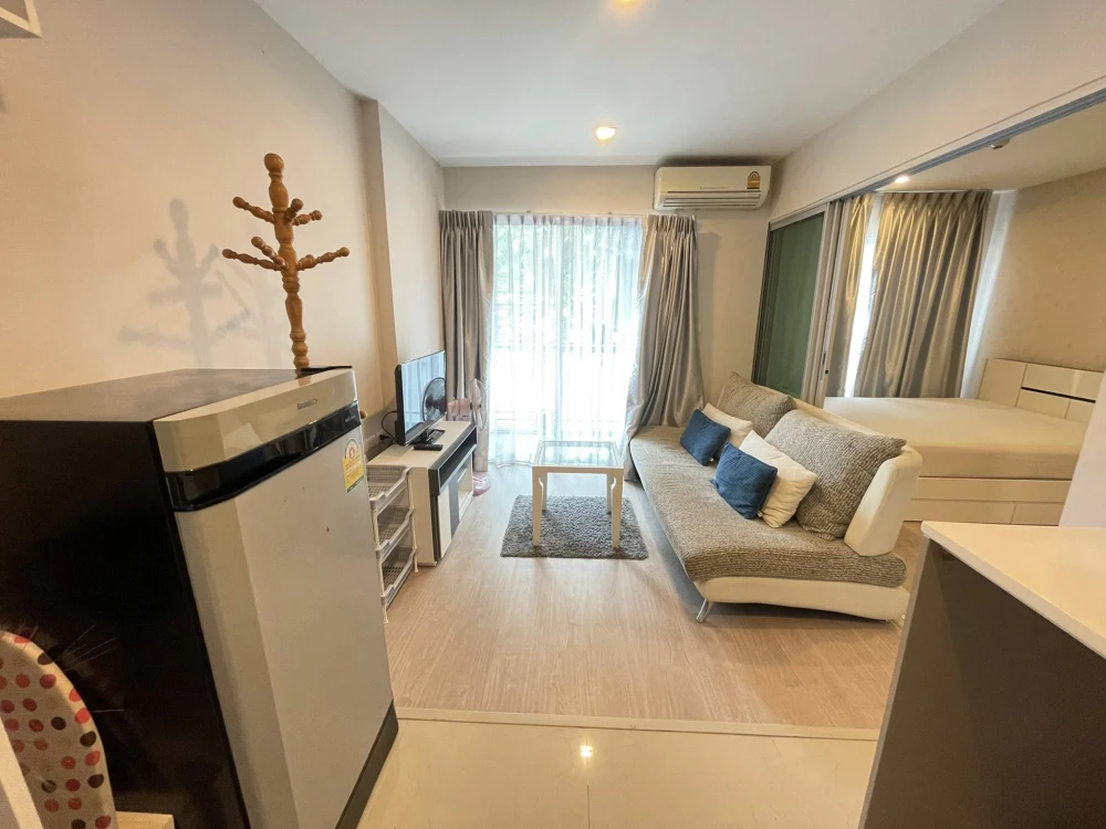 For rent: MetroLuxe Paholyothin-Sutthisan, clean and comfortable room, comes with complete furniture and electrical appliances. Don't miss it.
