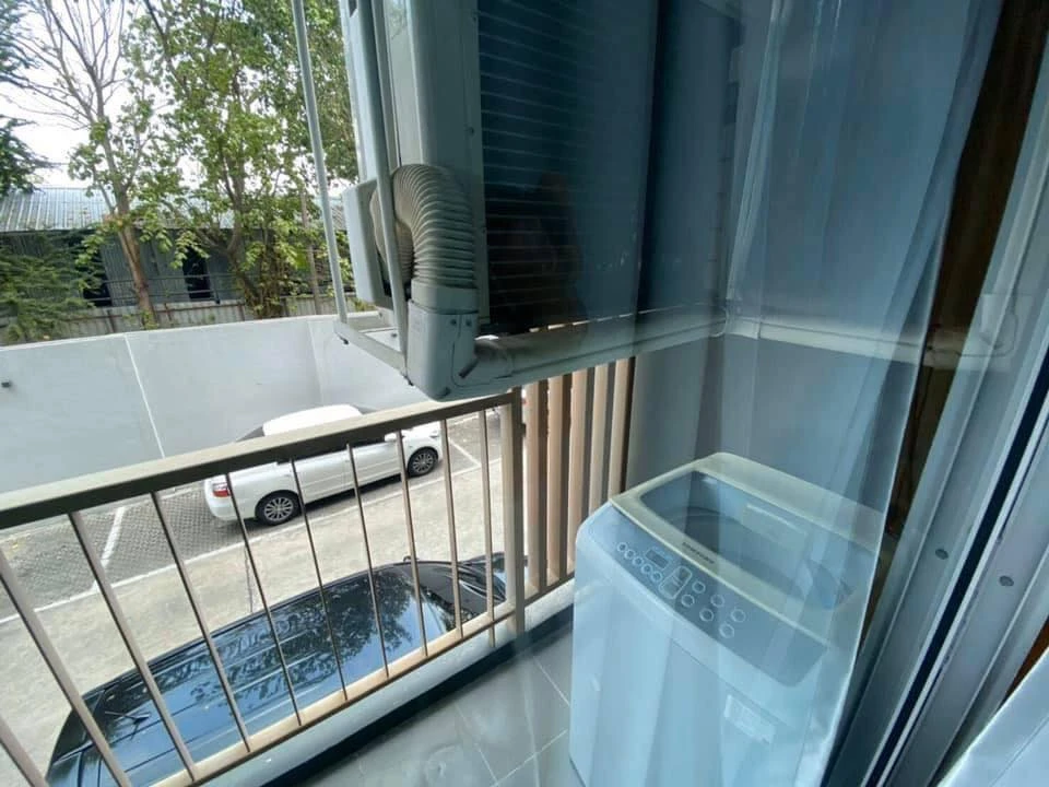 For rent: MetroLuxe Paholyothin-Sutthisan, clean and comfortable room, comes with complete furniture and electrical appliances. Don't miss it.