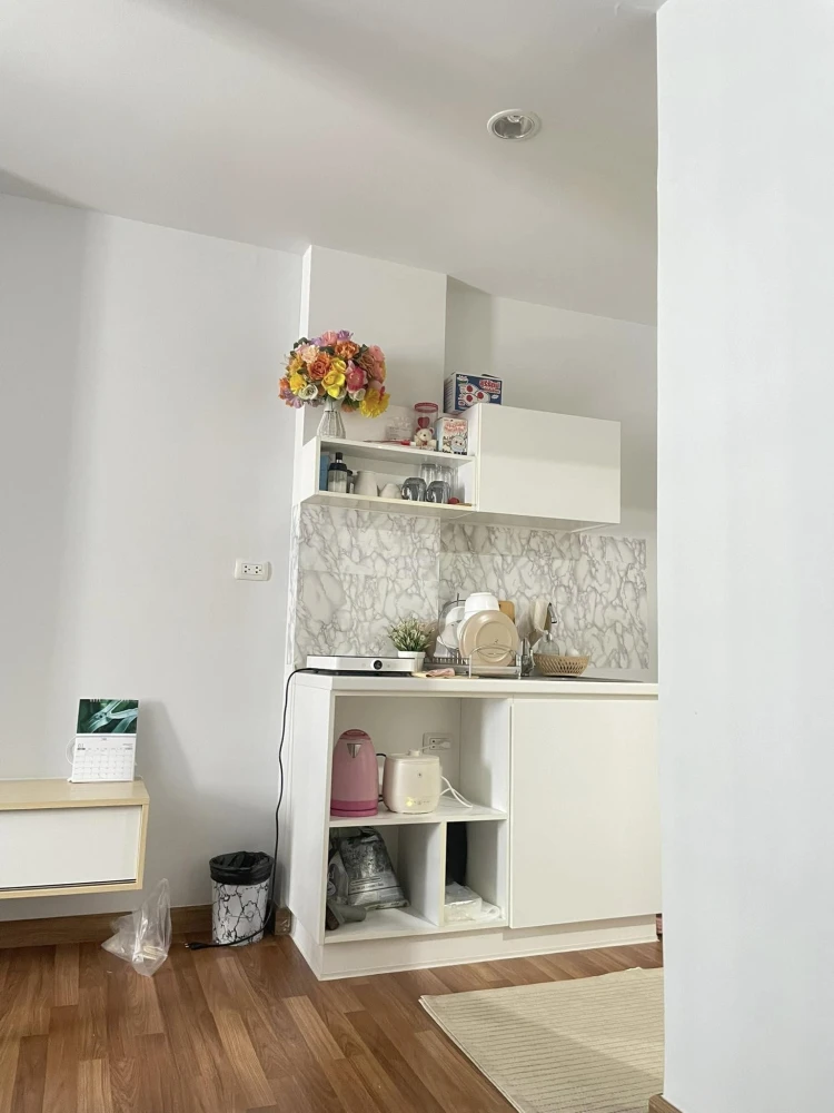 For rent: Miami Bangpu, 1 bedroom, 1 bathroom, fully furnished with appliances and furniture. With a good deal like this, what are you waiting for?