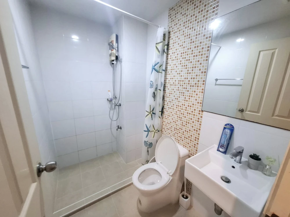 For rent: Miami Bangpu, a nice room, comes with complete furniture and electrical appliances. Just bring your bags and move in.