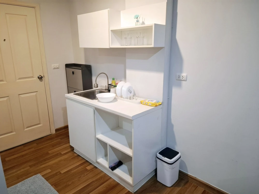 For rent: Miami Bangpu, a nice room, comes with complete furniture and electrical appliances. Just bring your bags and move in.