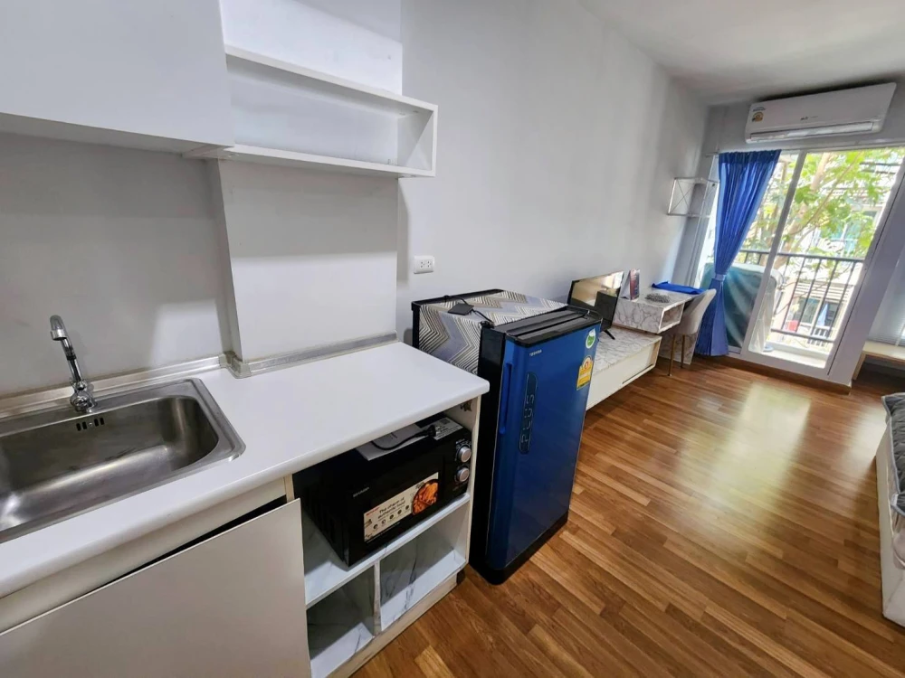For rent: Miami Bangpu, a lovely room with complete furniture and appliances. Just bring your bags and move in!