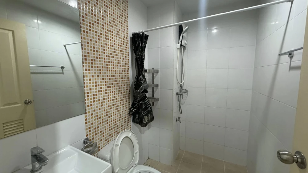 For rent: Miami Bangpu, ready to move in, affordable price, just bring your own luggage and move in. Hurry and book now!