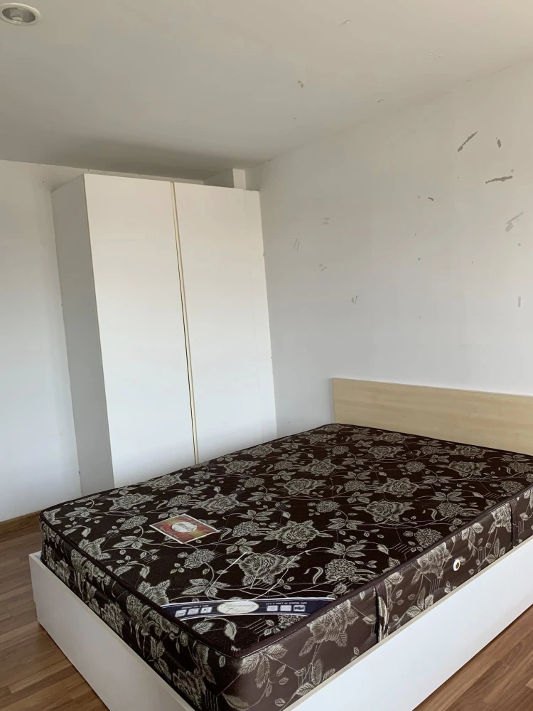 For rent Miami Bangpu, corner room, not crowded, comes with complete furniture. Don't miss out on this great deal.