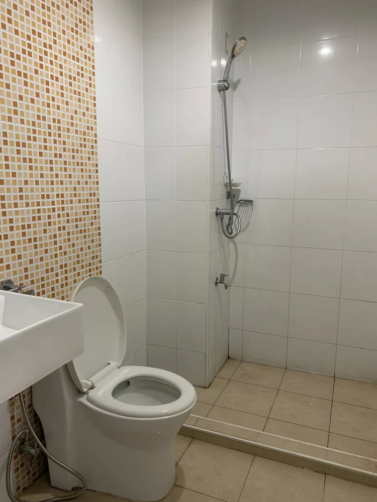 For rent Miami Bangpu, corner room, not crowded, comes with complete furniture. Don't miss out on this great deal.