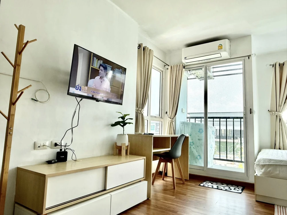 For rent: Miami Bangpu, corner unit, private, 5th floor (top floor, private garden view), at an unbeatable price. Don't miss out!