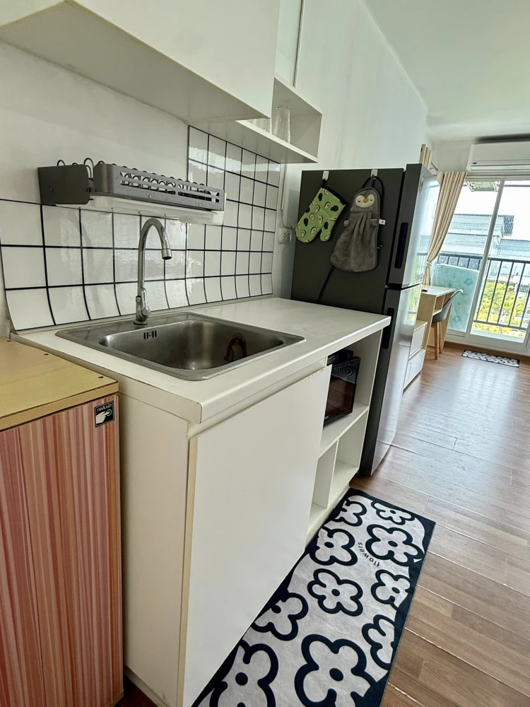 For rent: Miami Bangpu, corner unit, private, 5th floor (top floor, private garden view), at an unbeatable price. Don't miss out!