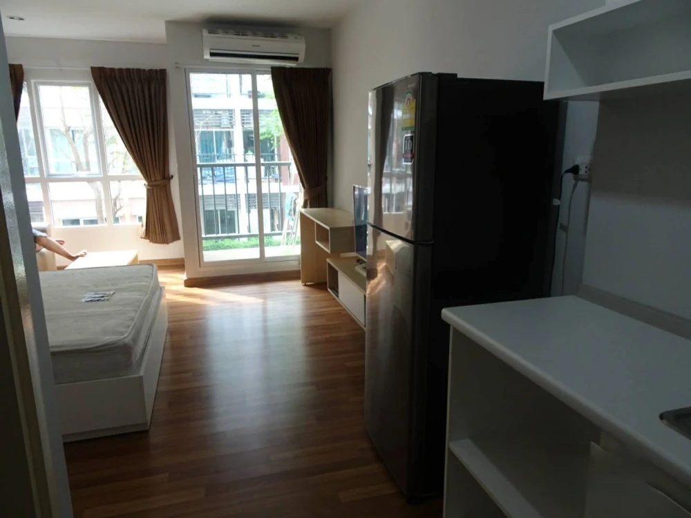 Miami Bangpu Studio room for rent, fully furnished and equipped with appliances. Just bring your bags and move in!