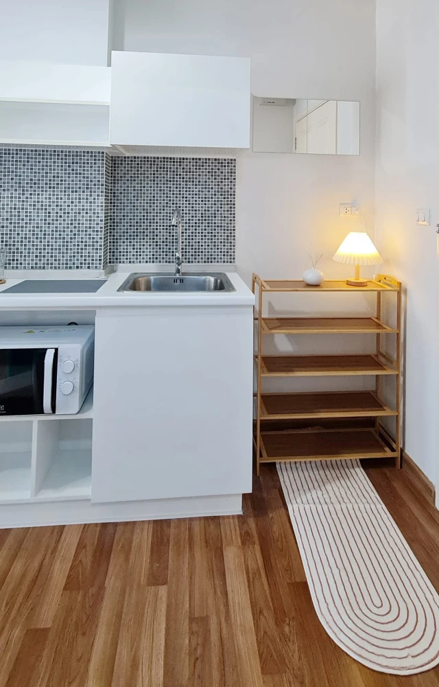 For rent: Miami Bangpu Studio room decorated in a theme tone. Fully furnished with furniture and appliances. Just bring your bags and move in!