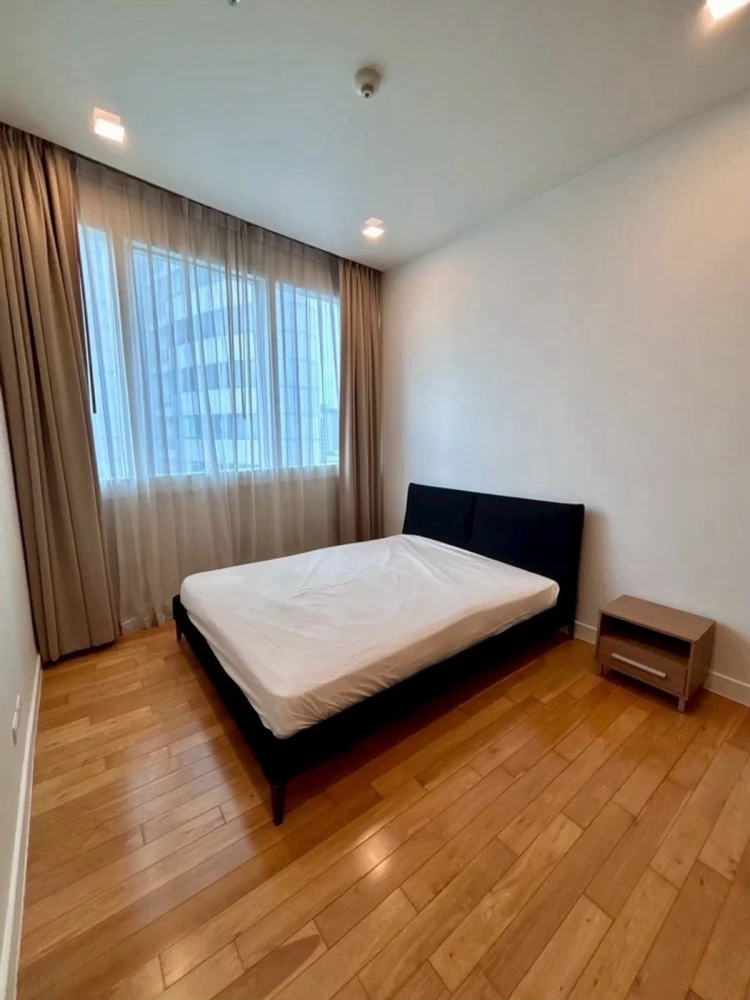 For Rent: Millennium Residence (Sukhumvit 16), 19th floor, fully furnished. Act fast—book now!