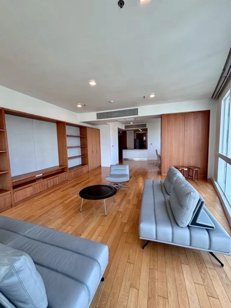 For Rent: Millennium Residence (Sukhumvit 16), 19th floor, fully furnished. Act fast—book now!