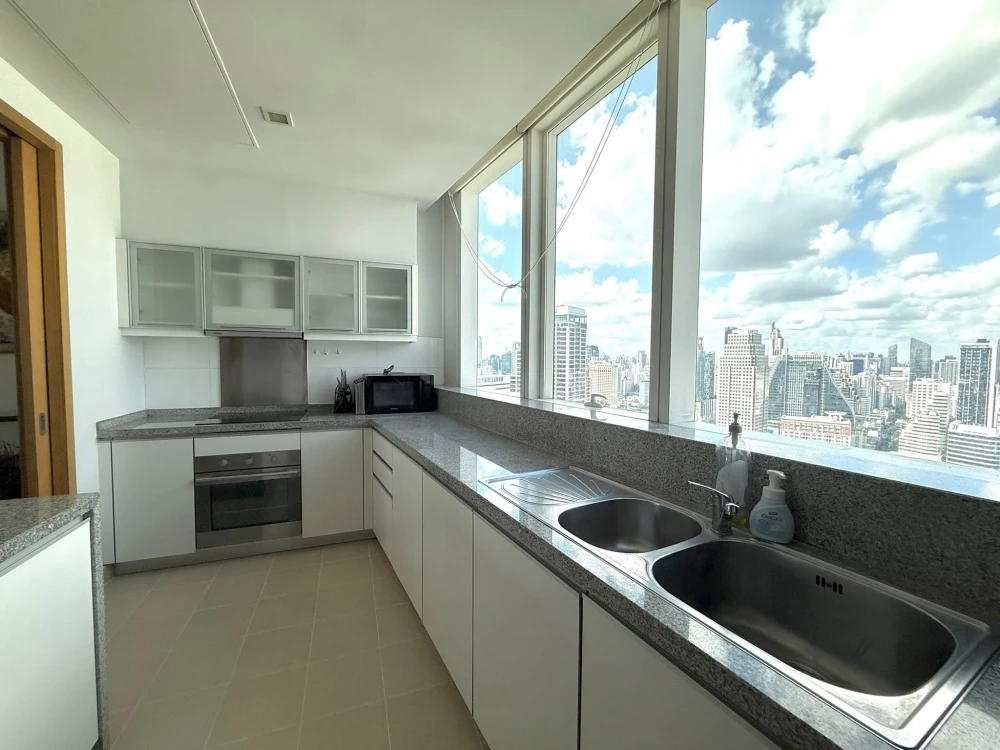 For rent: Millennium Residence (Sukhumvit 16). The room is on the highest floor. The view is very beautiful from every corner of the room. If you miss
