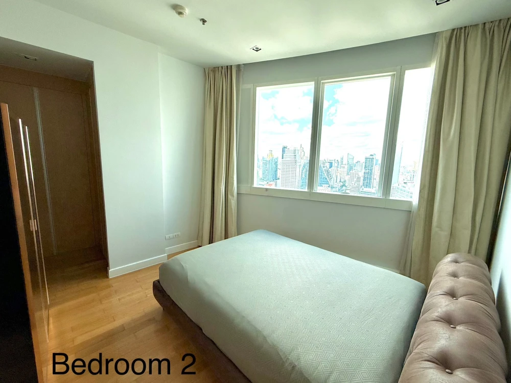 For rent: Millennium Residence (Sukhumvit 16). The room is on the highest floor. The view is very beautiful from every corner of the room. If you miss