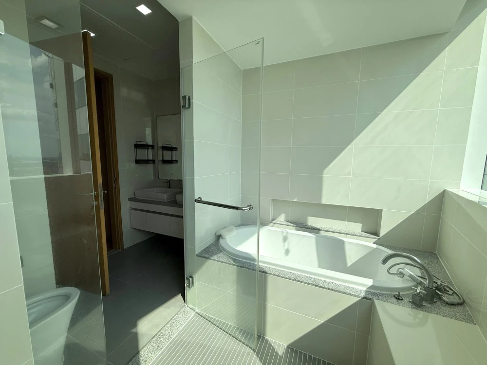 For rent: Millennium Residence (Sukhumvit 16). The room is on the highest floor. The view is very beautiful from every corner of the room. If you miss