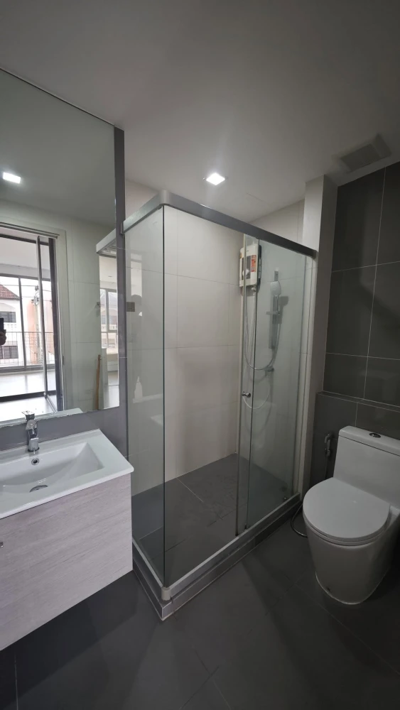For rent MITI Condo Ladprao-Wanghin, large room, comfortable, lots of usable space, I must say you must book.