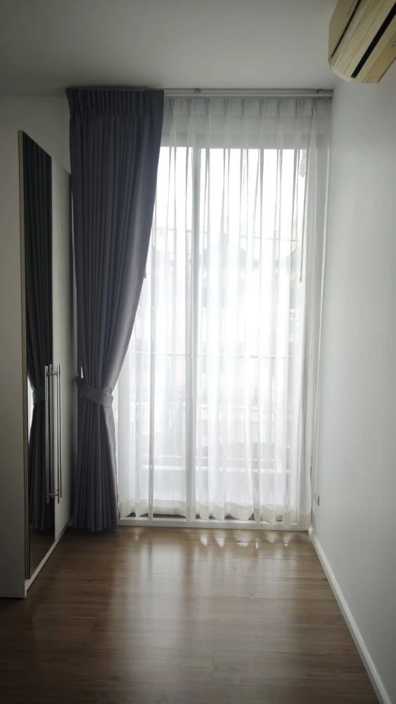 For rent MITI Condo Ladprao-Wanghin, large room, comfortable, lots of usable space, I must say you must book.