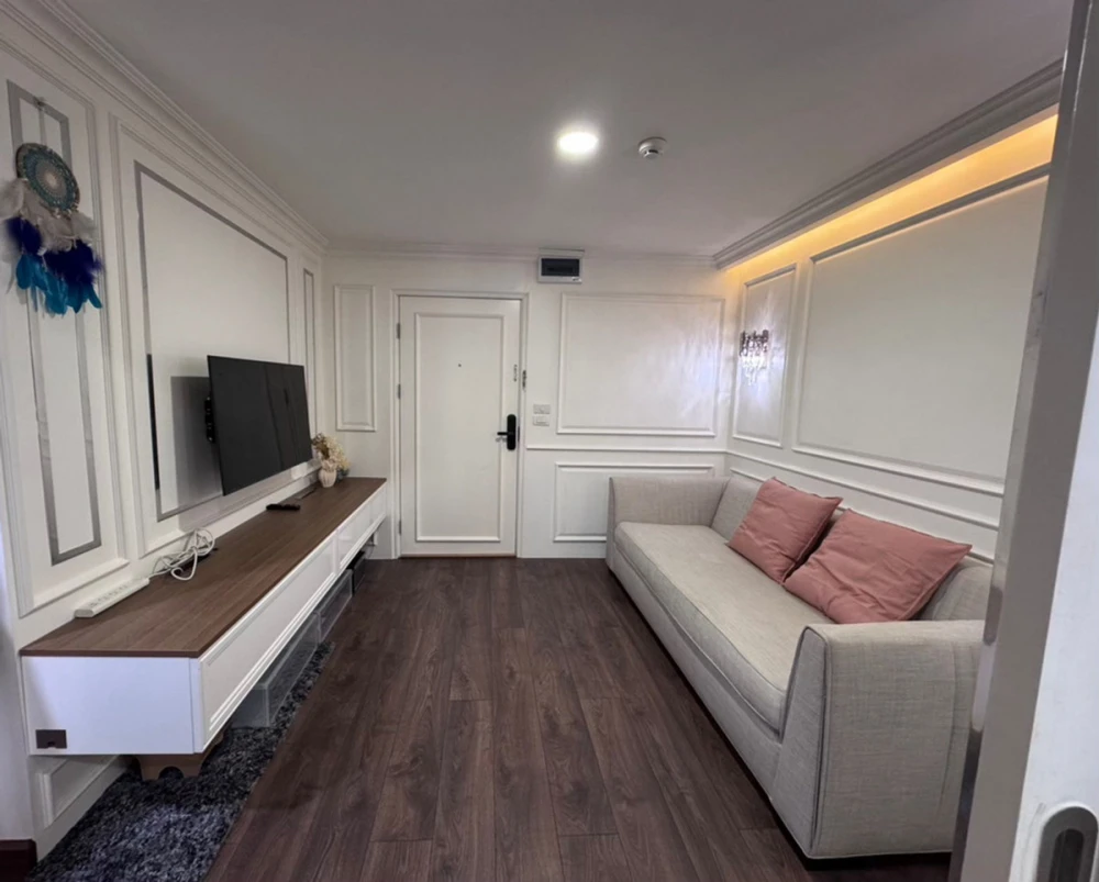 Modern condo for rent at The Forest Rama 2-Eakchai. Beautifully decorated unit. Book now!