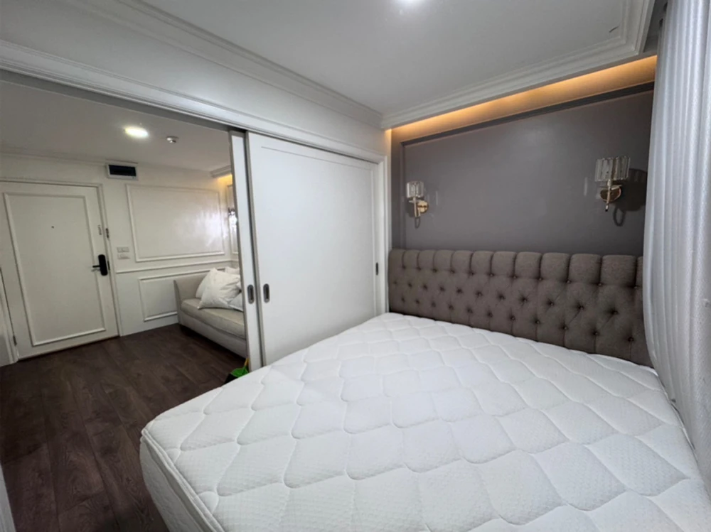 Modern condo for rent at The Forest Rama 2-Eakchai. Beautifully decorated unit. Book now!