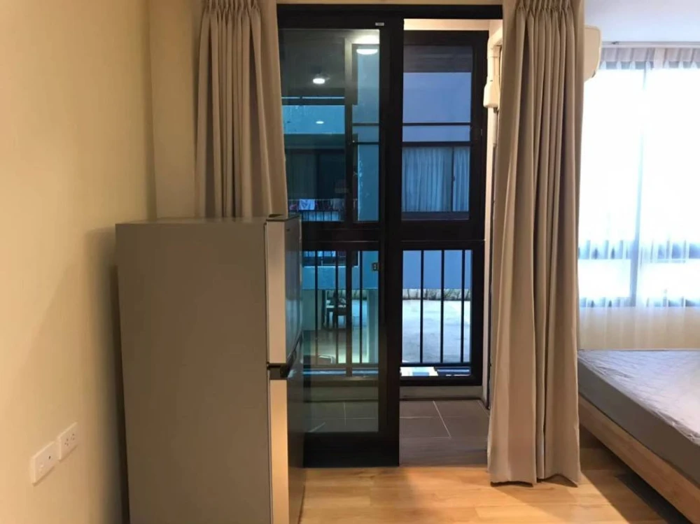 Modern condo for rent, Charansanitwong 79, Modern Luxury building, corner unit with glass partition to balcony, fully furnished and equipped with appl