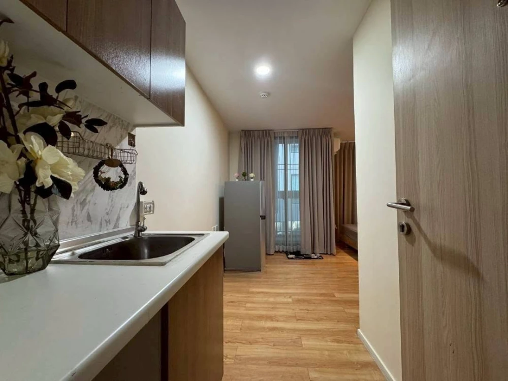 Modern condo for rent, Charansanitwong 79, Modern Luxury building, corner unit with glass partition to balcony, fully furnished and equipped with appl