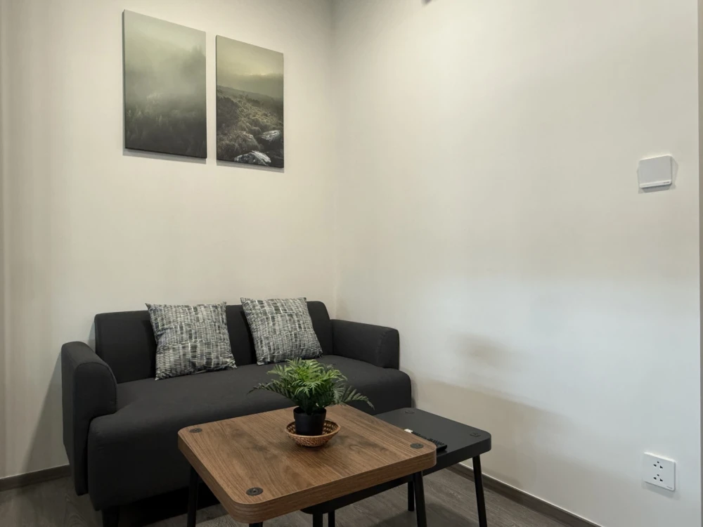 Modiz Avantgarde condo for rent, north facing, very high floor, not hot, with built-in kitchen counter. Book now before it's too late!