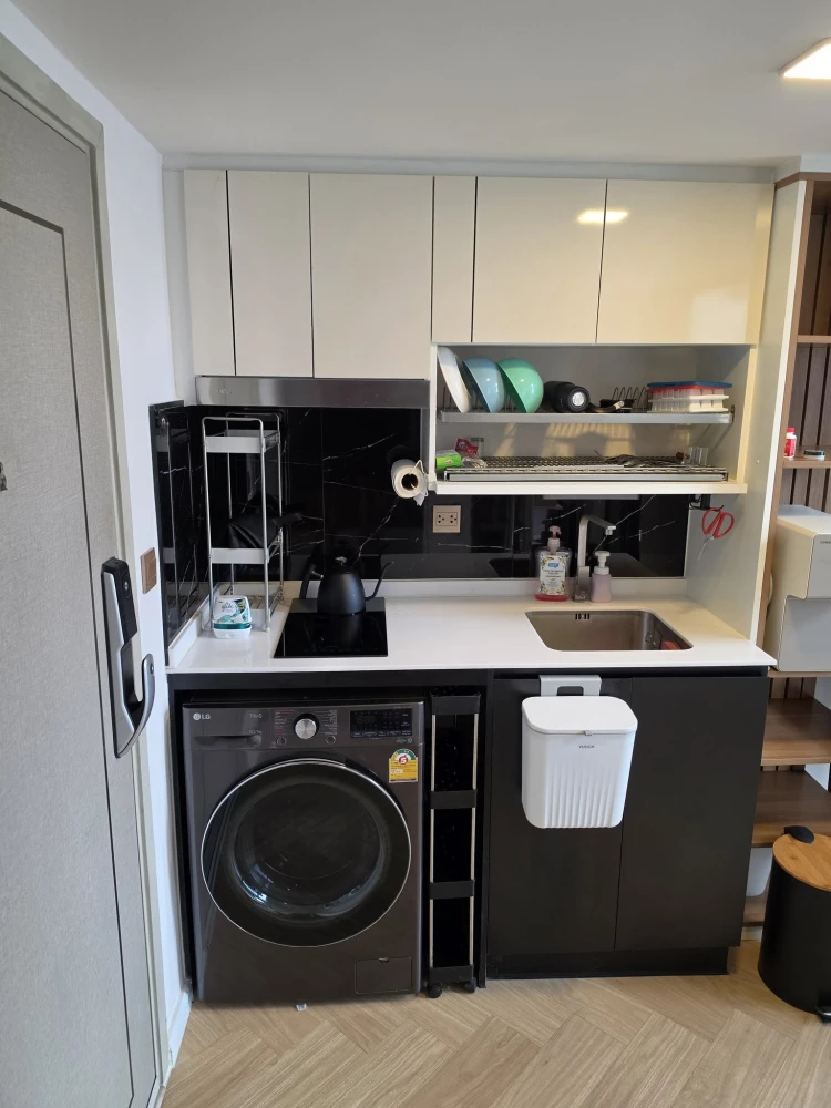 For rent: Modiz Collection Bangpho, beautifully decorated room with complete furniture and appliances. Just bring your suitcase and move in!
