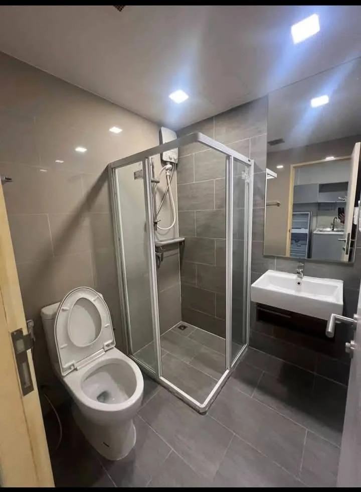 For rent: Modiz Interchange, 4th floor, nice room, fully furnished, if interested, hurry and reserve now.