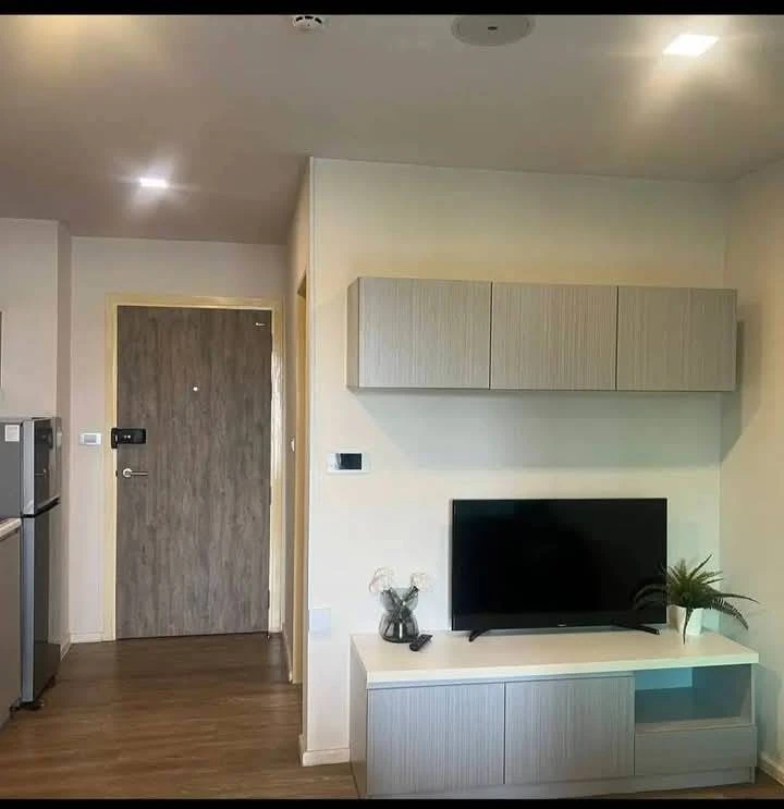 For rent: Modiz Interchange, 4th floor, nice room, fully furnished, if interested, hurry and reserve now.