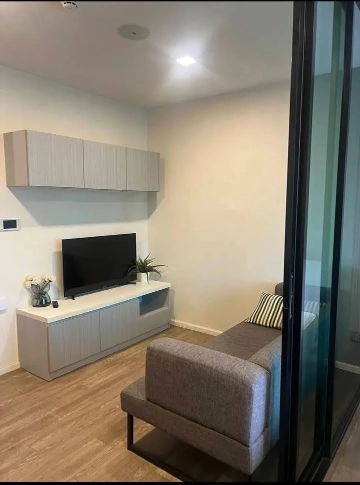 For rent: Modiz Interchange, 4th floor, nice room, fully furnished, if interested, hurry and reserve now.