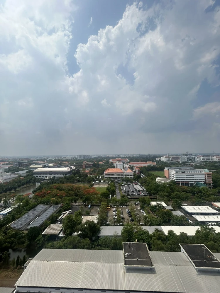For rent: Modiz Launch, corner unit, Thammasat University view, 20th floor, fully furnished, ready to move in. Suitable for both students and working