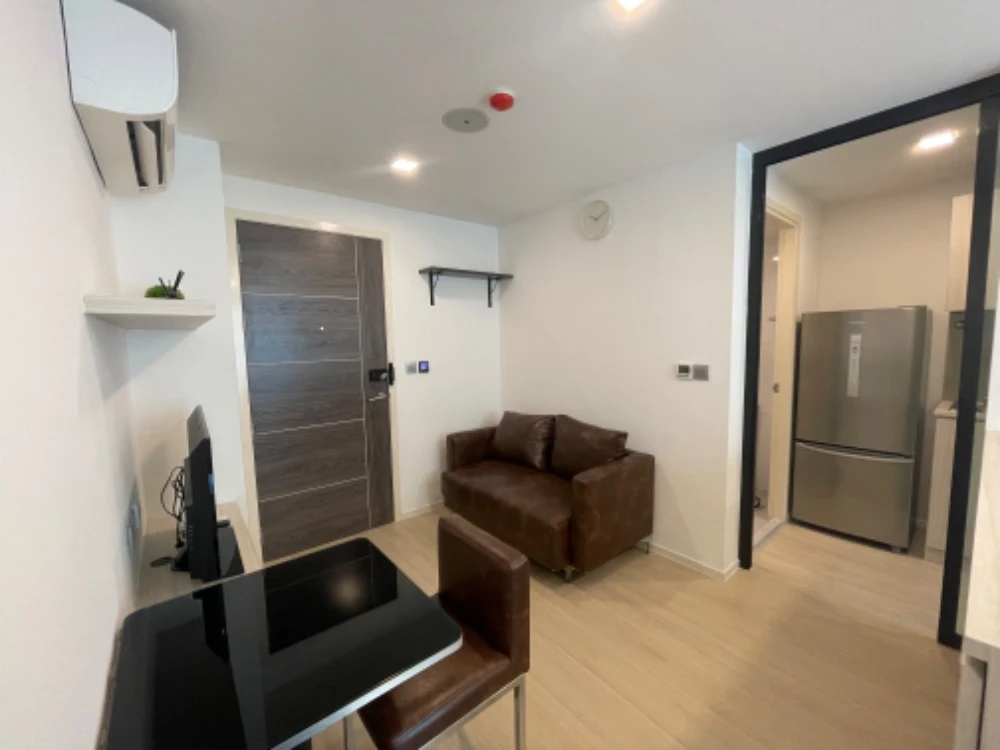 For rent: Modiz Ratchada 32, 1st floor, fully furnished unit, ready to move in. Book now, don't wait!